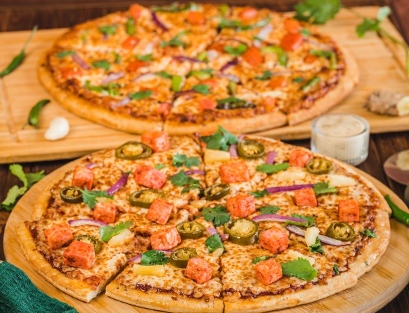 Veggie Planet - Paneer Topped Pizza